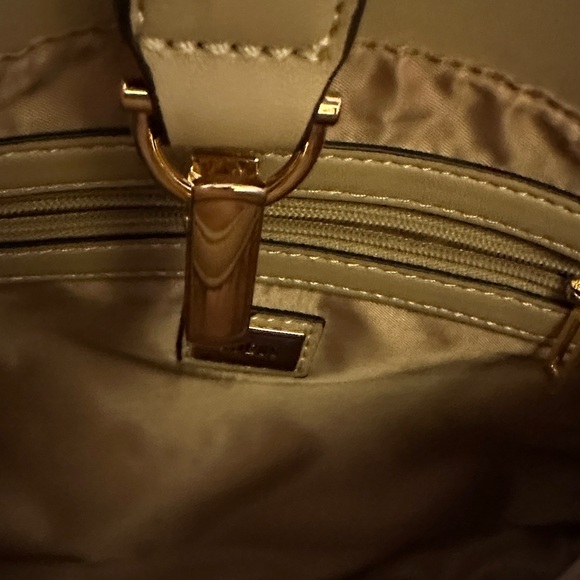GUESS Beige Shoulder Bag - Picture 8 of 11